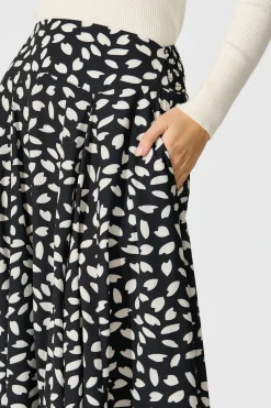 Discount Brandsy Maxi Skirt in Black with White Leaf Bottoms|Skirts & Shorts