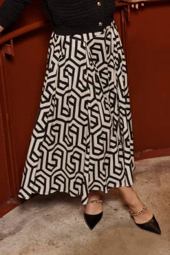 Outlet Brandsy Maxi Skirt In Cream With Black Geometric Print Bottoms|Skirts & Shorts