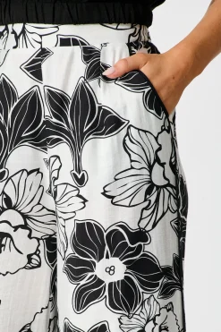 Hot Della Pant in Black Floral Bottoms|Pants