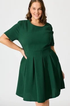 Hot Elizabeth Dress In Textured Emerald Dresses|Casual