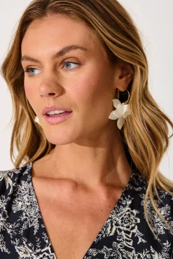 Sale Lola Drop Earrings In Gold With White Resin Jewellery|Wedding Accessories