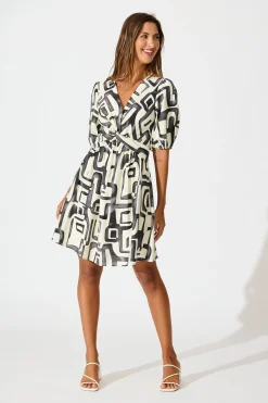 Clearance Manhattan Nights Dress in Black and White Geometric Print Dresses|Party