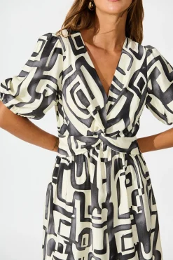 Clearance Manhattan Nights Dress in Black and White Geometric Print Dresses|Party