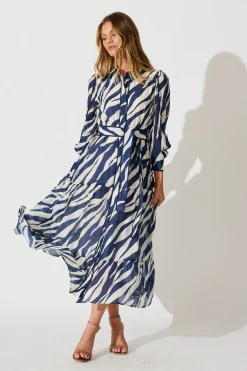 Outlet Naylor Maxi Shirt Dress in Navy with White Print Dresses