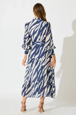 Outlet Naylor Maxi Shirt Dress in Navy with White Print Dresses