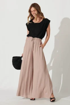 Sale Rejina Top In Black Linen Blend Tops|Workwear