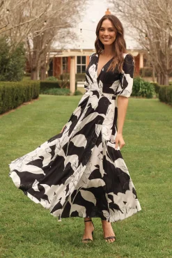 Discount Ronda Maxi Wrap Dress In Black With White Floral Dresses|Casual