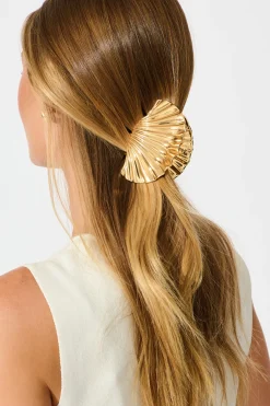 Sale Shella Ribbed Metal Shell Claw Clip in Gold Hair Accessories