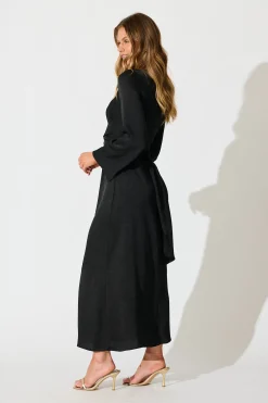 Best The moment Maxi Dress in Black Crinkle Satin Dresses|Party